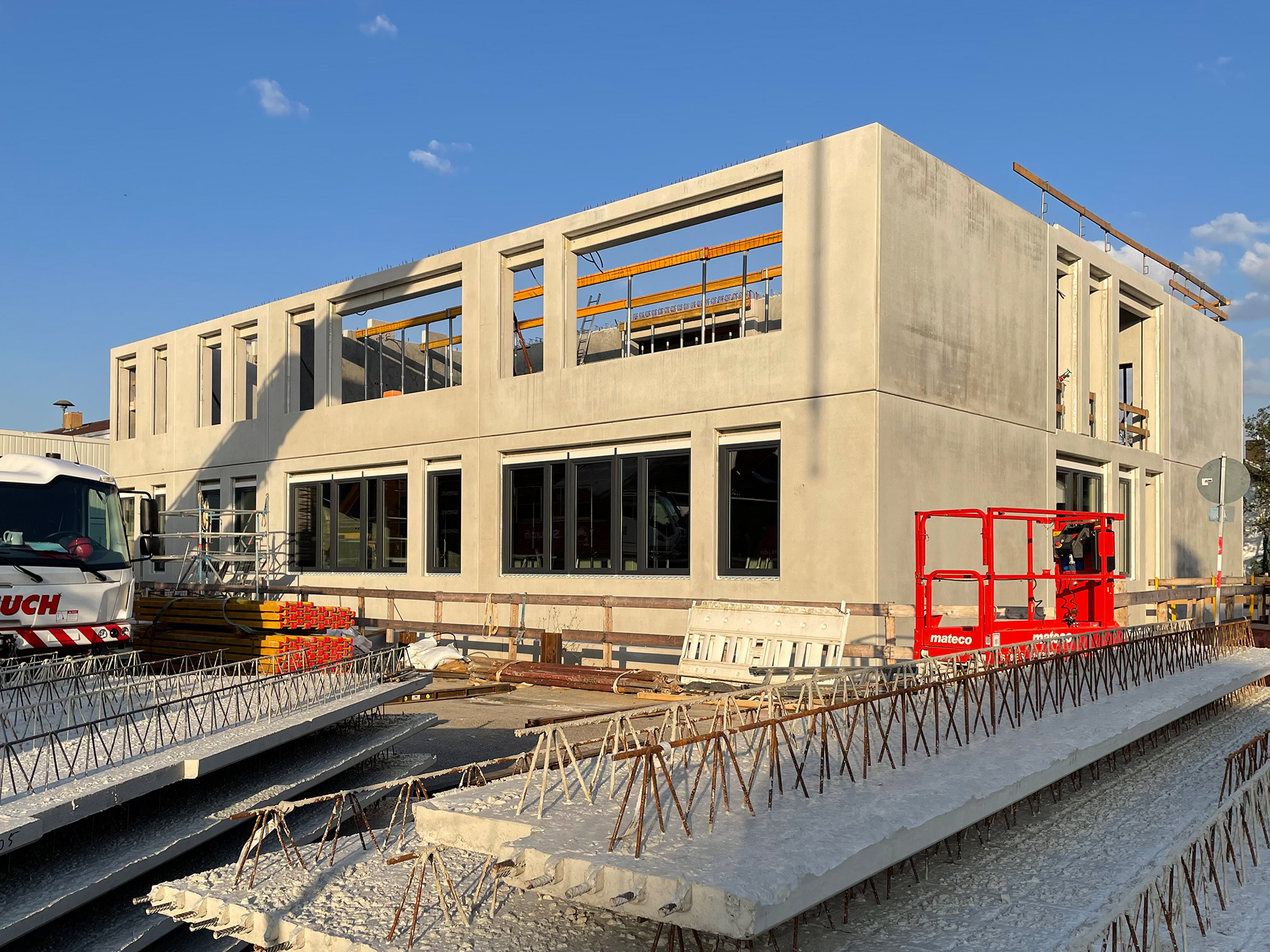 Baufortschritt des neuen Schulgebäudes der CSH