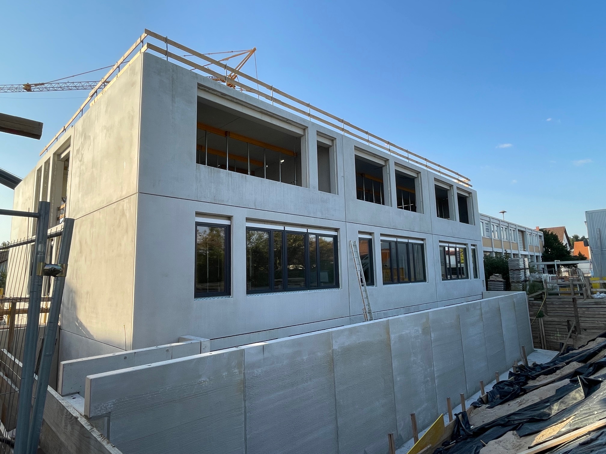 Baufortschritt des neuen Schulgebäudes der CSH